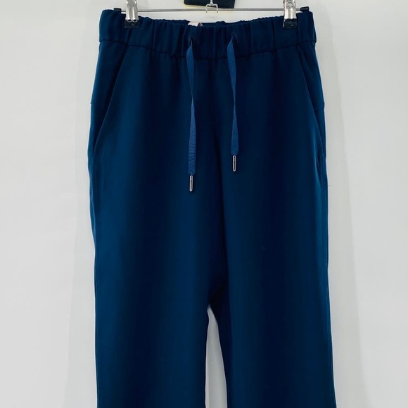 Lululemon On the Fly Crop 23" True Navy Pants Size 2 Straight leg Easy Lycra - Picture 6 of 16